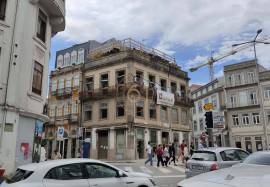 Commercial space for rent next to Largo do Padrão