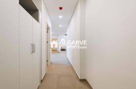 Modern 2-Bedroom Flat in Central Faro with Garage and Amenities