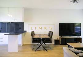 3-Bedroom Semi-Detached Modern Villa in Campanário – A Rare Opportunity with Stunning Sea and Mountain Views