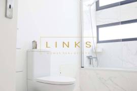 3-Bedroom Semi-Detached Modern Villa in Campanário – A Rare Opportunity with Stunning Sea and Mountain Views