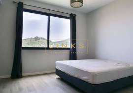 3-Bedroom Semi-Detached Modern Villa in Campanário – A Rare Opportunity with Stunning Sea and Mountain Views