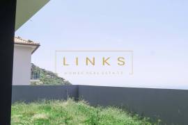 3-Bedroom Semi-Detached Modern Villa in Campanário – A Rare Opportunity with Stunning Sea and Mountain Views