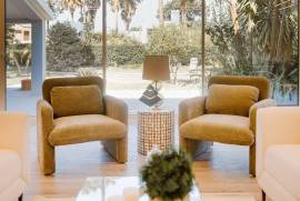 T4 house with pool and Golf course