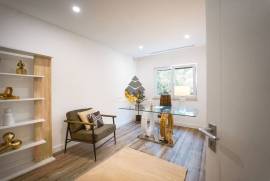 T4 house with pool and Golf course
