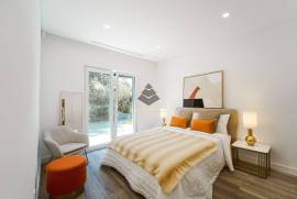 T4 house with pool and Golf course
