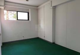 Office| For total refurbishment | Metro Odivelas
