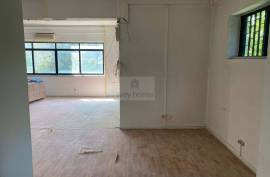 Office| For total refurbishment | Metro Odivelas