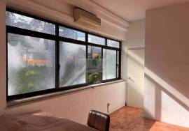 Office| For total refurbishment | Metro Odivelas