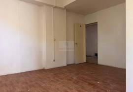 Office| For total refurbishment | Metro Odivelas