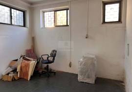 Office| For total refurbishment | Metro Odivelas