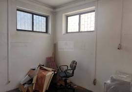 Office| For total refurbishment | Metro Odivelas