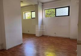 Office| For total refurbishment | Metro Odivelas