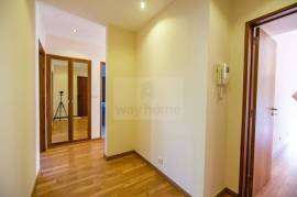 Leasehold | 3 Bedroom Apartment | Refurbished & Equipped | Restelo