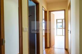 Leasehold | 3 Bedroom Apartment | Refurbished & Equipped | Restelo