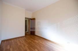 Leasehold | 3 Bedroom Apartment | Refurbished & Equipped | Restelo