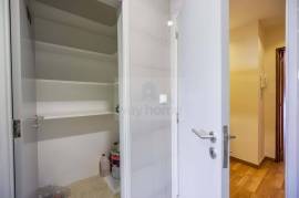 Leasehold | 3 Bedroom Apartment | Refurbished & Equipped | Restelo