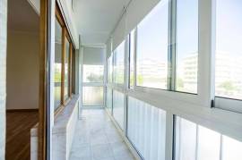 Leasehold | 3 Bedroom Apartment | Refurbished & Equipped | Restelo