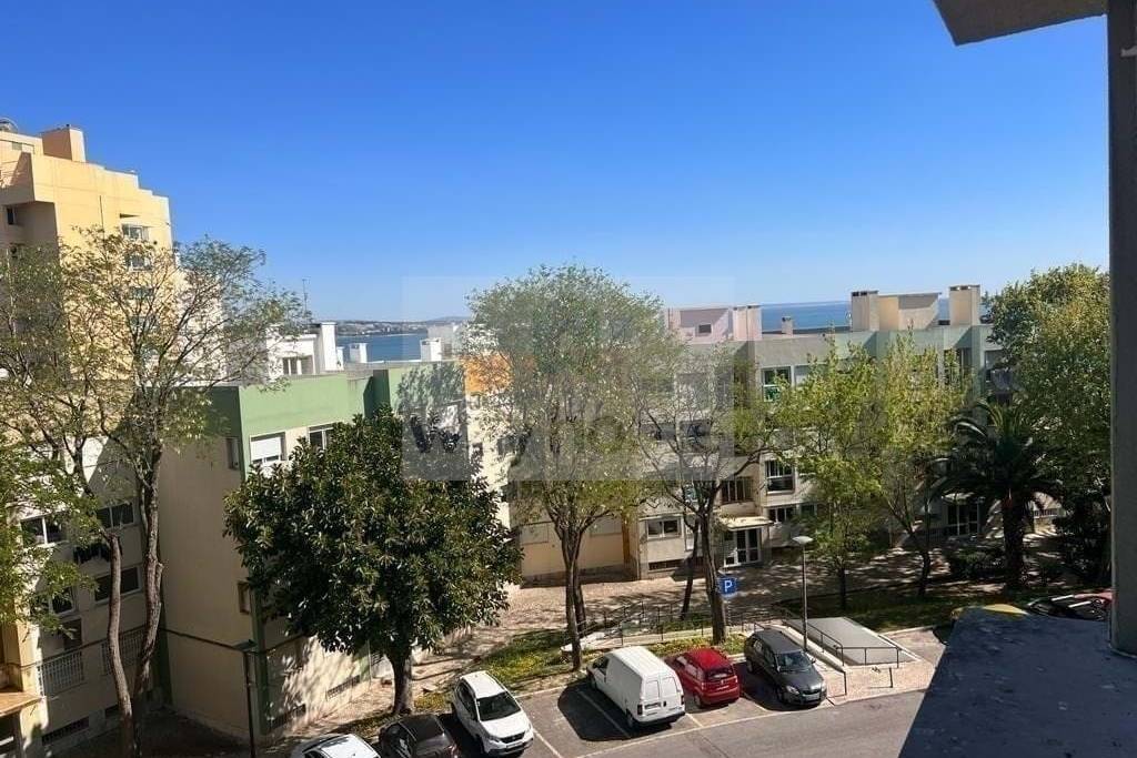 2 Bedroom Apartment | Sea View | Furnished and equipped | Leasehold | Paço de Arcos