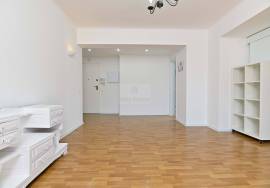 2 Bedroom Apartment | Refurbished | Balcony | Storage and parking | Blessed | Xabregas