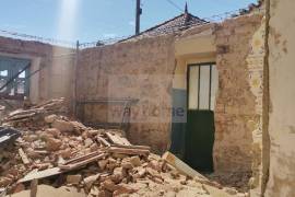 House T2 | Under refurbishment | Land of 480 m2 | Alenquer