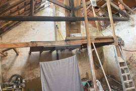 House T2 | Under refurbishment | Land of 480 m2 | Alenquer