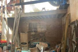 House T2 | Under refurbishment | Land of 480 m2 | Alenquer