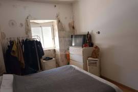 House T2 | Under refurbishment | Land of 480 m2 | Alenquer