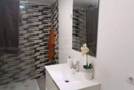 House T2 | Under refurbishment | Land of 480 m2 | Alenquer
