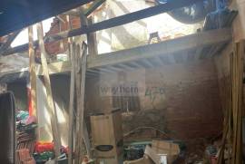 House T2 | Under refurbishment | Land of 480 m2 | Alenquer
