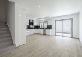 Tavira - Stunning new 3+1 bedroom villa with modern design – prime residential location.