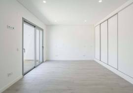 Tavira - Stunning new 3+1 bedroom villa with modern design – prime residential location.