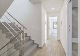 Tavira - Stunning new 3+1 bedroom villa with modern design – prime residential location.
