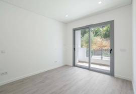 Tavira - Stunning new 3+1 bedroom villa with modern design – prime residential location.