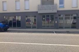 Local commercial 179 m² à Louer St Bonnet de Mure