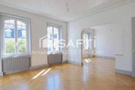 Situé dans le quartier résidentiel prisé du Rebberg à Mulhouse (68100), cet appartement de 60 m² situé au 1 er étage,3 pièces, balcon, jardin commun