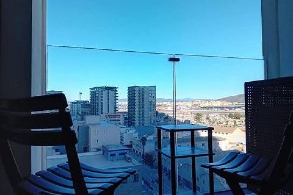 Stunning Studio apartment in E1, Gibraltar
