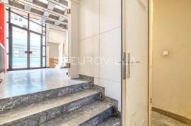 Zagreb, Center, street shop 28 m2