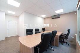 Osijek, office building for rent