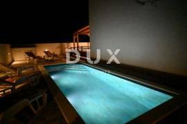 ZADAR, VIR - Fully furnished semi-detached villa with pool 6 minutes from the beach!
