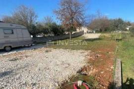 Peroj, near Fažana, plot in an excellent location, 500 m from the sea!