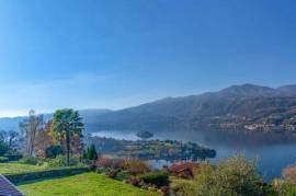 Panoramic apartment in residence with swimming pool for sale on Lake Orta