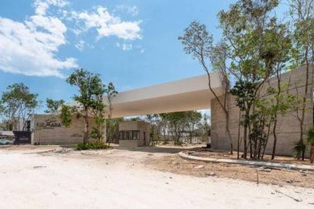 Sophisticated 4-Bedroom Residence with Private Terrace and 24/7 Security