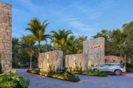 Exclusive 644 m2 Golf Front Lot Just Steps from the Caribbean Coast