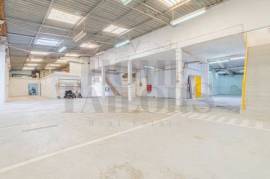 Warehouse with 950 m² in São João Da Talha, for rent with purchase option.