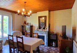 Charming Winegrower's House To Modernise Offering 2 Apartments, A Large Garage An Attic And A Spacious Roof Top Terrace With Stunning Views.