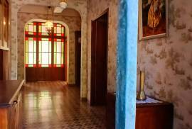 Charming Winegrower's House To Modernise Offering 2 Apartments, A Large Garage An Attic And A Spacious Roof Top Terrace With Stunning Views.