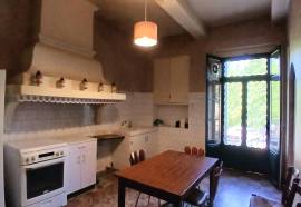 Charming Winegrower's House To Modernise Offering 2 Apartments, A Large Garage An Attic And A Spacious Roof Top Terrace With Stunning Views.