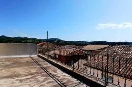Charming Winegrower's House To Modernise Offering 2 Apartments, A Large Garage An Attic And A Spacious Roof Top Terrace With Stunning Views.