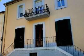 Charming Winegrower's House To Modernise Offering 2 Apartments, A Large Garage An Attic And A Spacious Roof Top Terrace With Stunning Views.