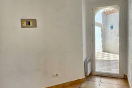 A Lovely Languedocienne Architect Villa With 3 Bedrooms, Garage, Terraces And Courtyard With Pool, On A 403 M2 Plot With Central But Quiet Location.